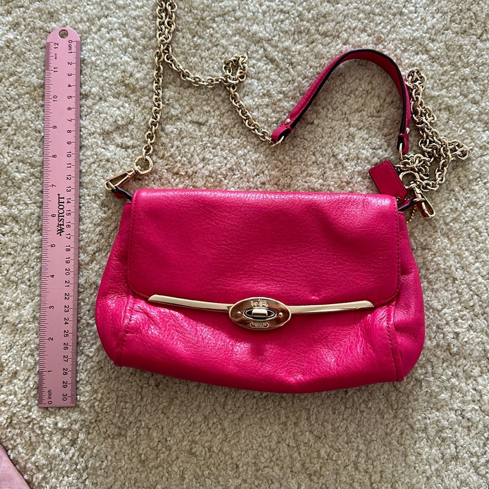 Coach clutch w shoulder strap